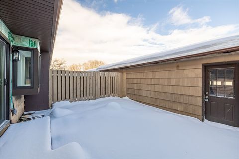 Tiny photo for 82 Camberley Pl Pl, Penfield, NY 14526 (MLS # R1660784)