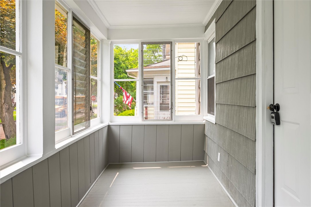 90 Curtis Street, Rochester, New York image 4