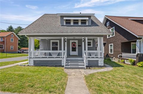 Homes For Sale - 3989 Lake Avenue<br/> Rochester, NY 14612
