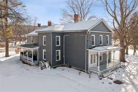 Photo of 352 Main Street, Schoharie, NY 12157 (MLS # R1655011)