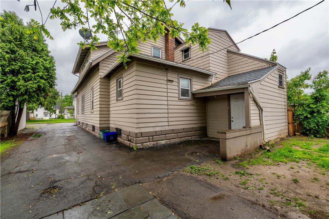 307 West Avenue