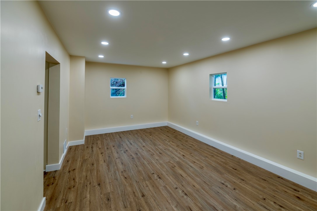 307 West Avenue