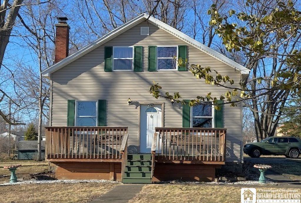 Photo of 30 Point Drive W, Dunkirk, NY 14048 (MLS # R1666384)