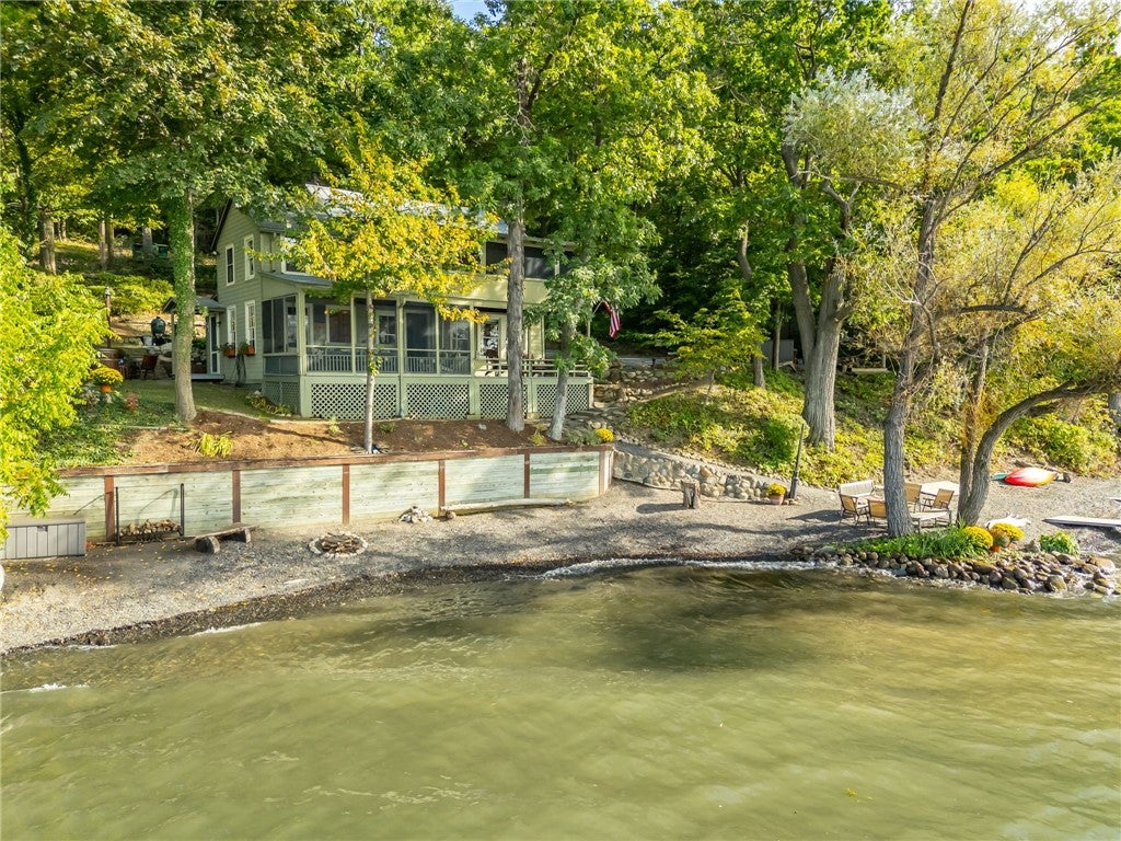 5256 Shale Beach Drive