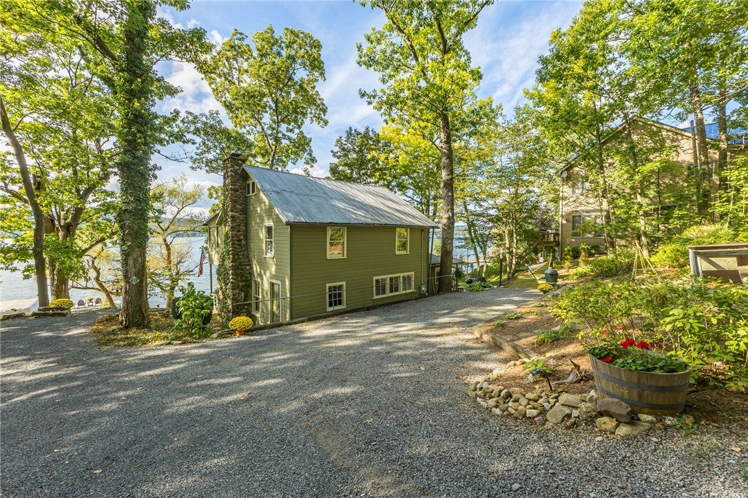 5256 Shale Beach Drive