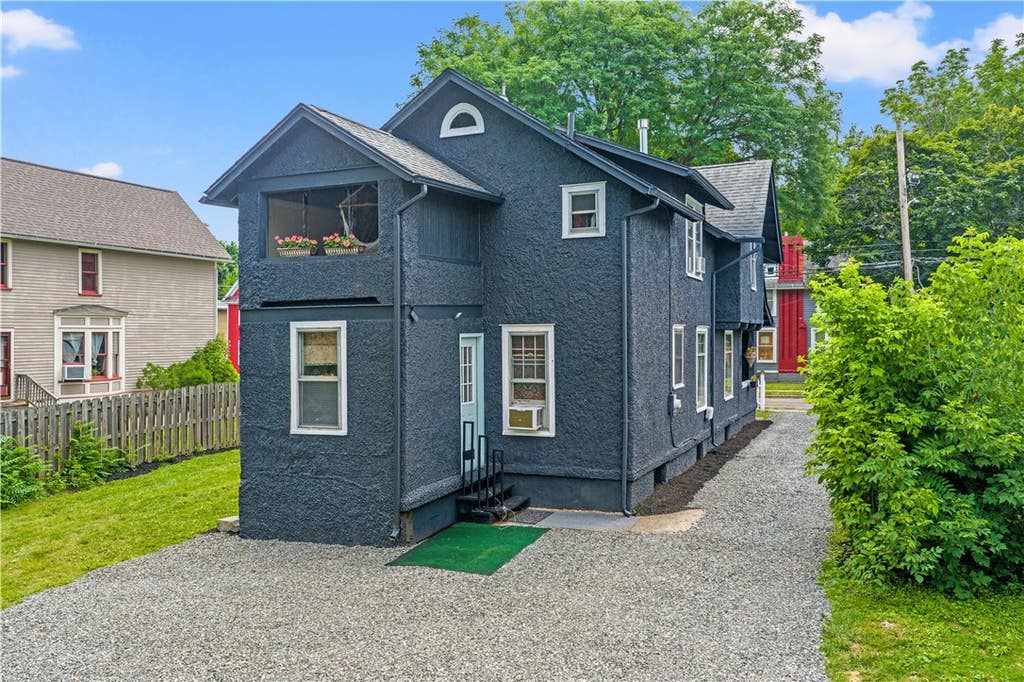 Photo of 372 W Gray Street, Elmira City, NY 14905 (MLS # R1702595)