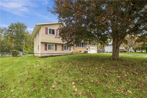 Photo of 4 Sun Valley Drive, Gates, NY 14606 (MLS # R1718755)