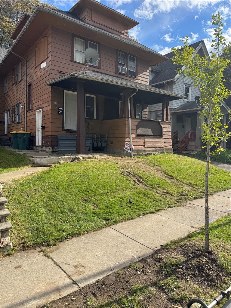 1586 Saint Paul Street 1580