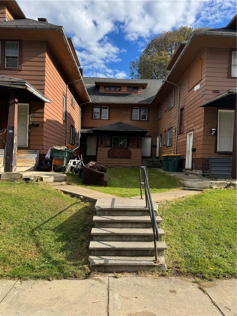 1586 Saint Paul Street 1580