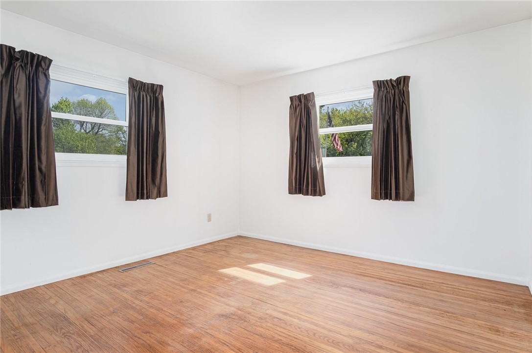 289 Hollybrook Road, Henrietta, New York image 12