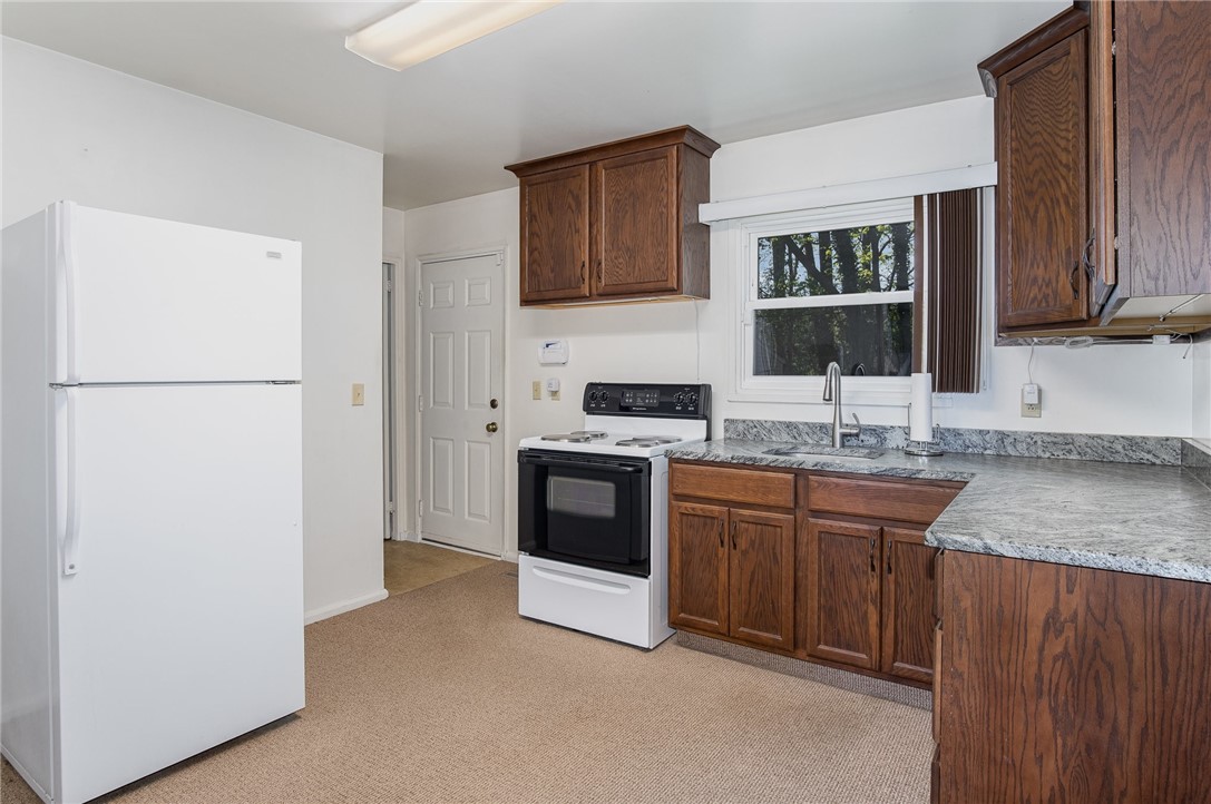 289 Hollybrook Road, Henrietta, New York image 8