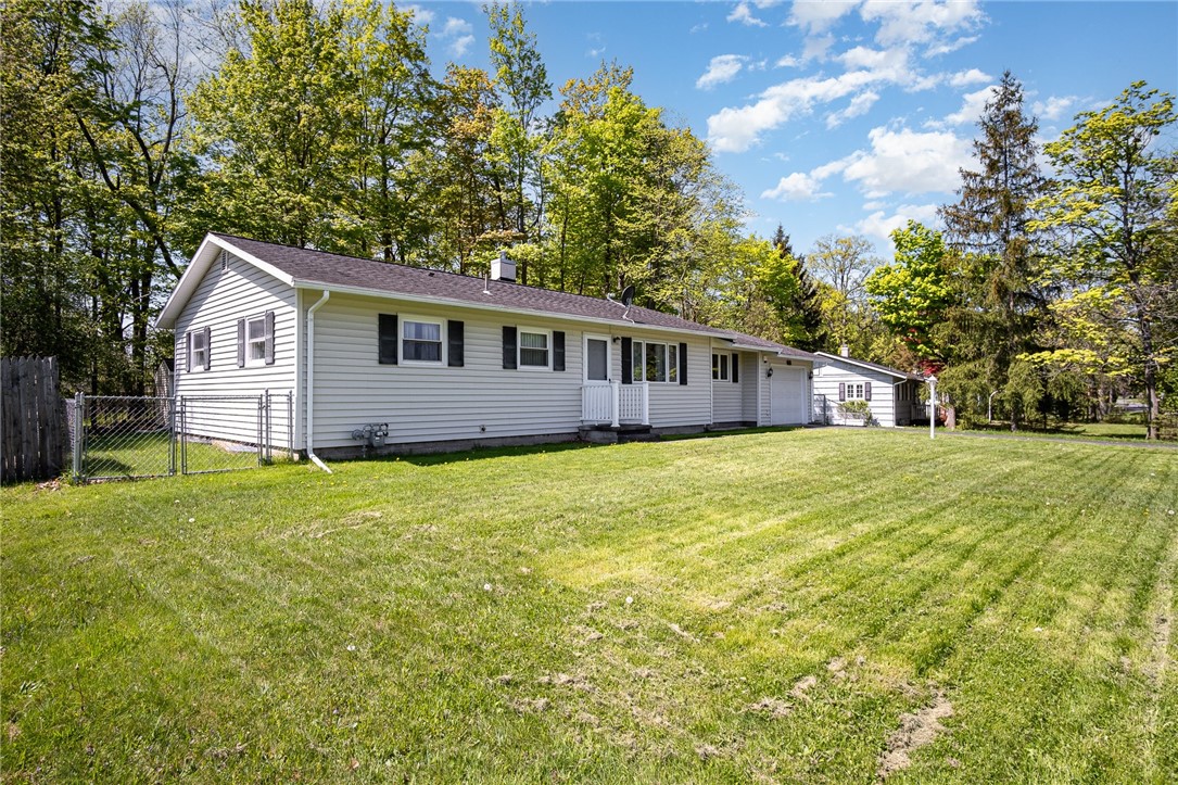 289 Hollybrook Road, Henrietta, New York image 3
