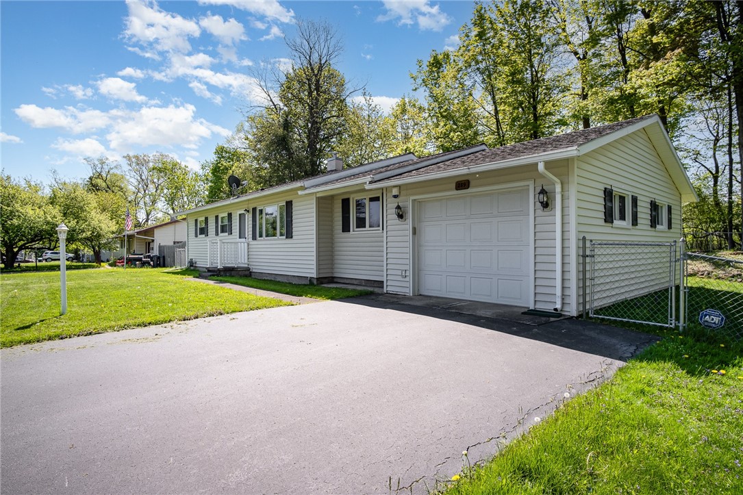 289 Hollybrook Road, Henrietta, New York image 2