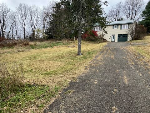 Photo of 140 Red Fox Road, Norwich, NY 13815 (MLS # R1654980)