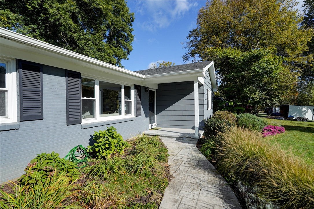 33 Stony Brook Lane