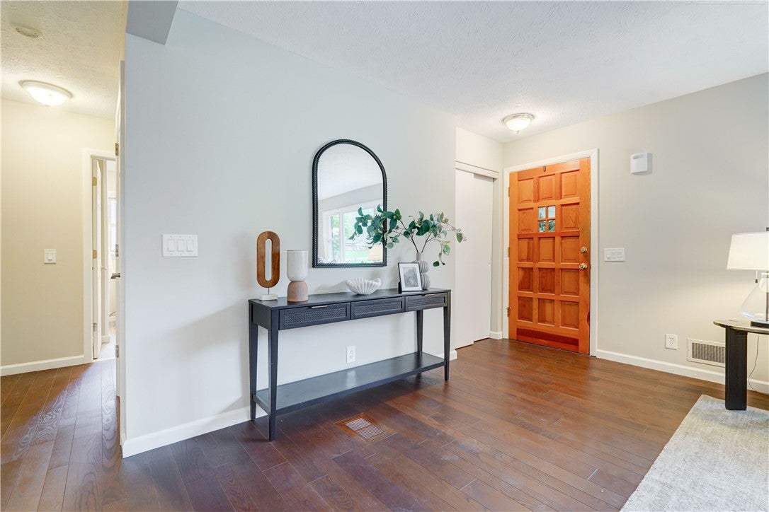 33 Stony Brook Lane