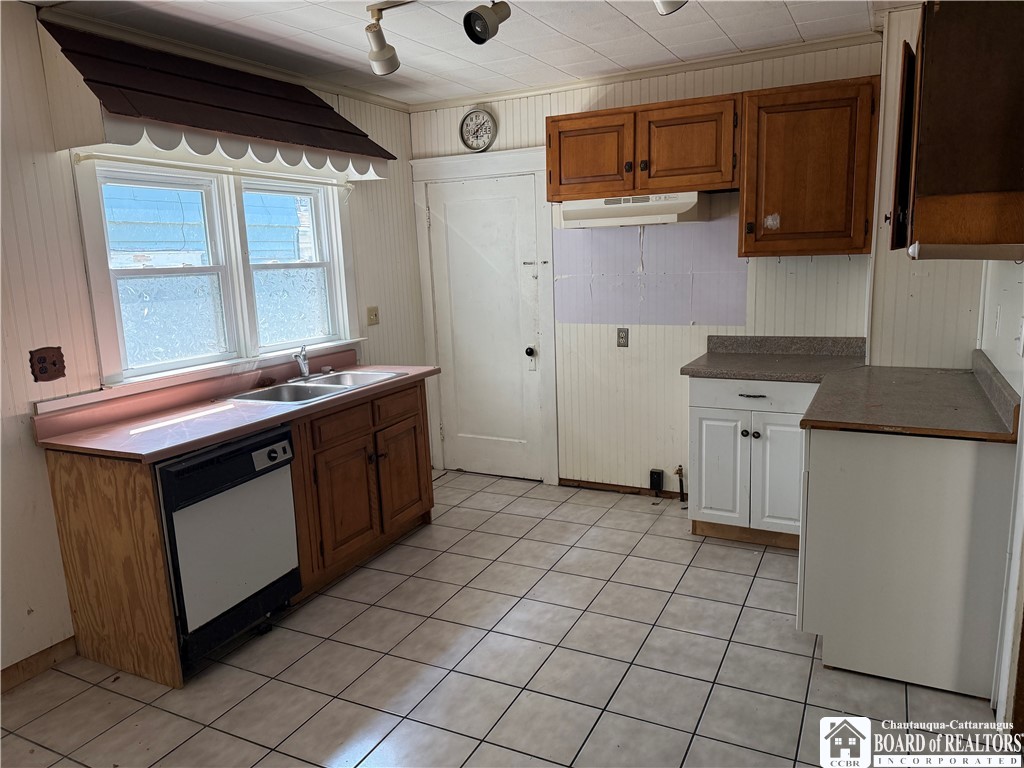 11 Myers Avenue, Jamestown, New York image 5