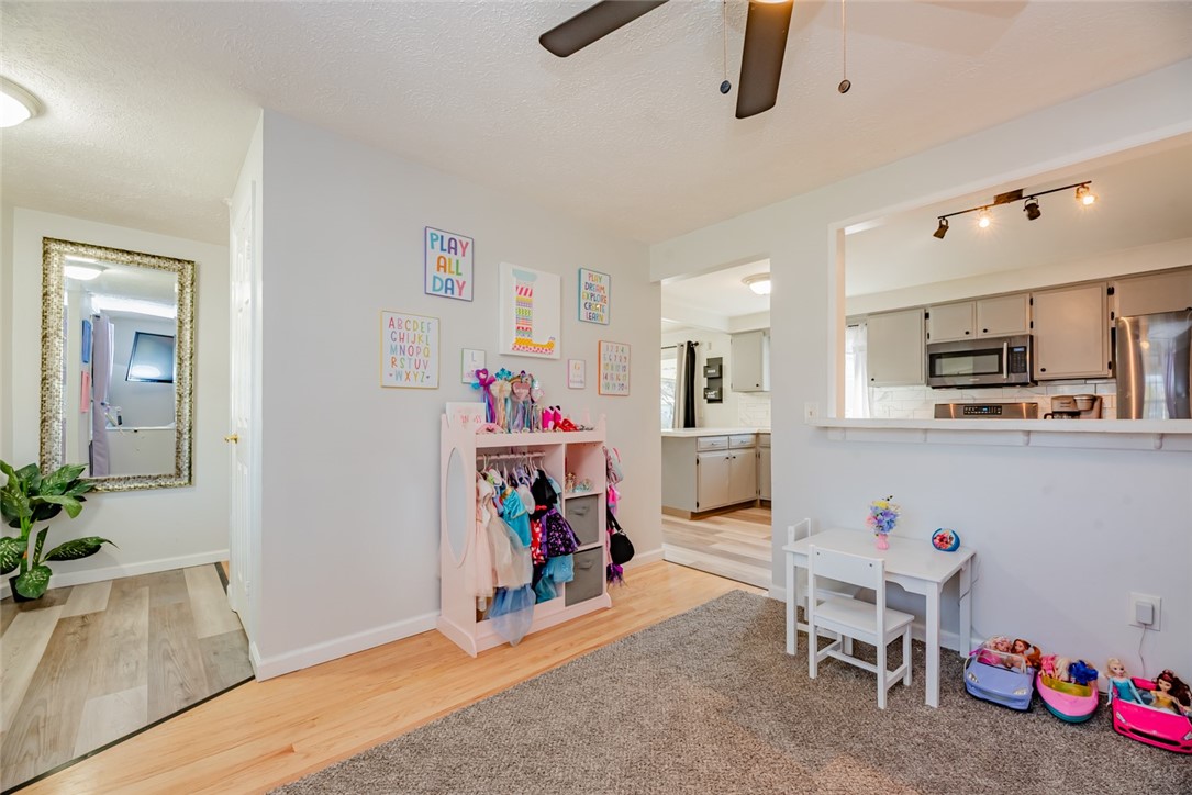 985 Weiland Road, Greece, New York image 10