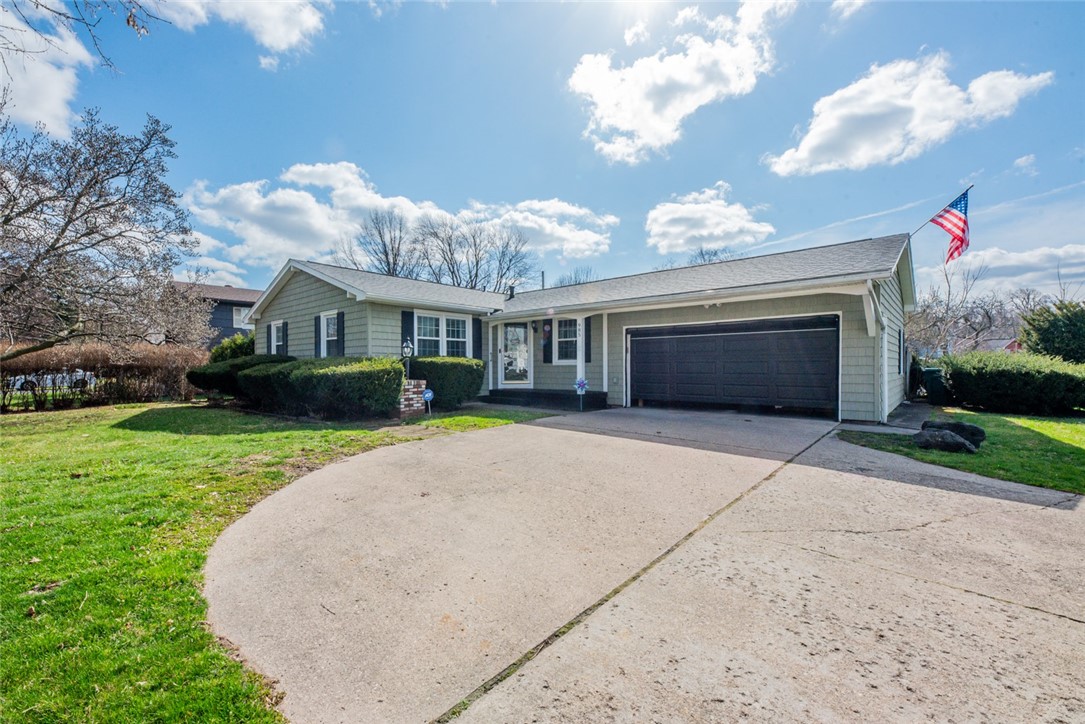 985 Weiland Road, Greece, New York image 1