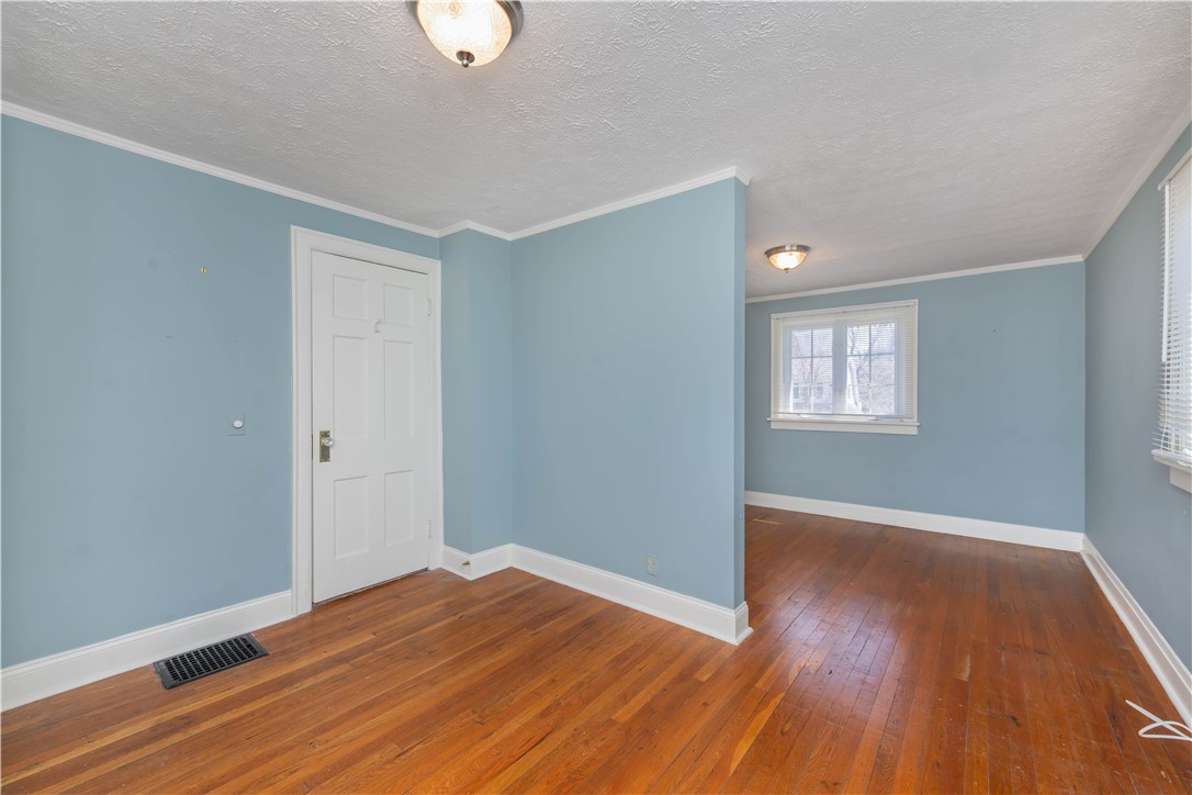 61 Dover Park, Brighton, New York image 9
