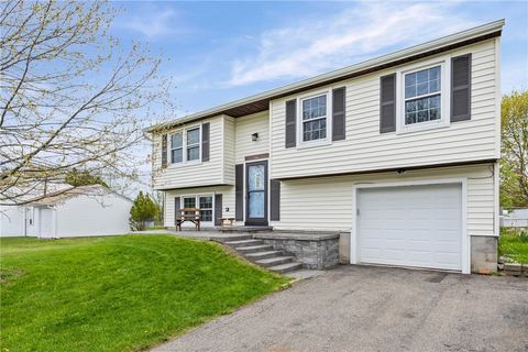 5765 clover meadow lane farmington ny 14425