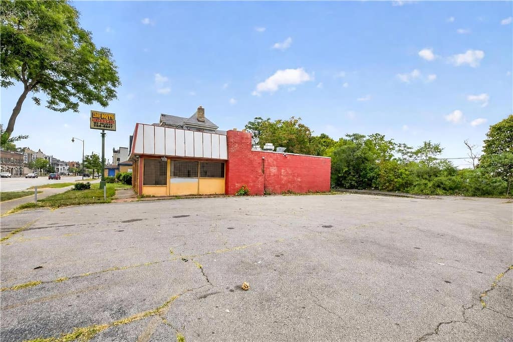 Photo of 532 Lake Avenue, Rochester, NY 14613 (MLS # R1709524)