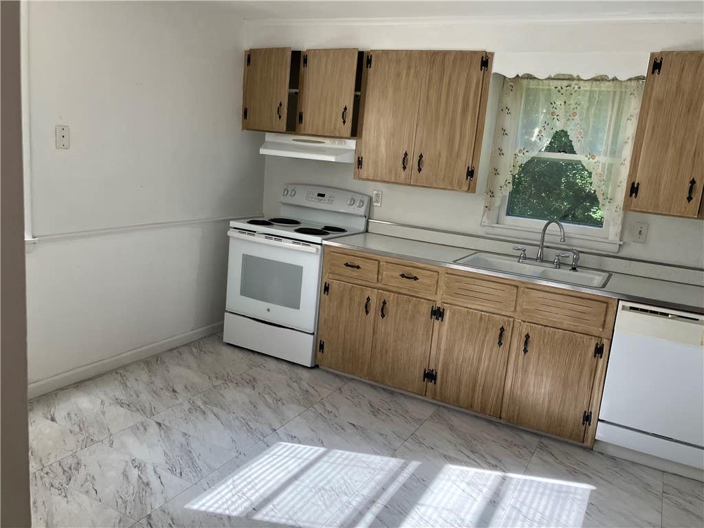 Photo of 50 Golf Avenue, Pittsford, NY 14534 (MLS # R1697117)