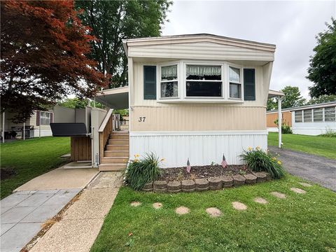 Mobile Home For Sale - 37 Keuka Lane<br/> Ontario County, Manchester, NY 14504