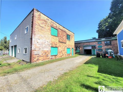 Photo of 814 Clinton Street, Jamestown, NY 14701 (MLS # R1657539)