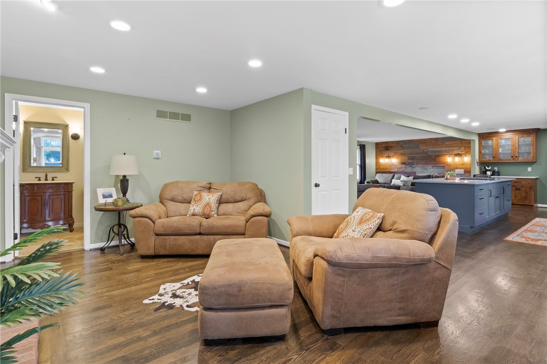 16 Pond View Lane, Penfield, New York image 10