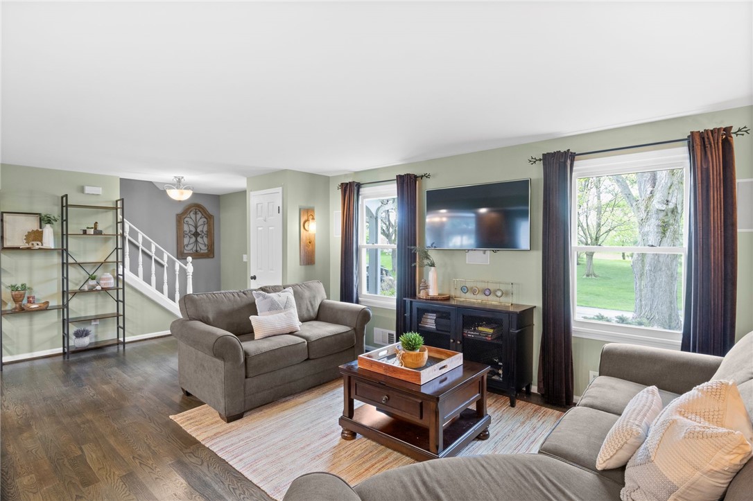 16 Pond View Lane, Penfield, New York image 9