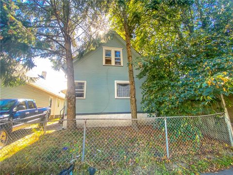 Homes For Sale - 17 Joseph Place<br/> Monroe County, Rochester, NY 14621