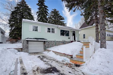 Homes For Sale - 2106 N Goodman Street<br/> Irondequoit, NY 14609
