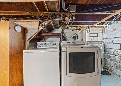 Tiny photo for 93 Kircher Park, Webster, NY 14580 (MLS # R1658691)