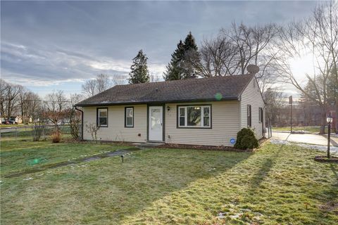 Photo of 20 Fairchild Road, Gates, NY 14606 (MLS # R1655215)