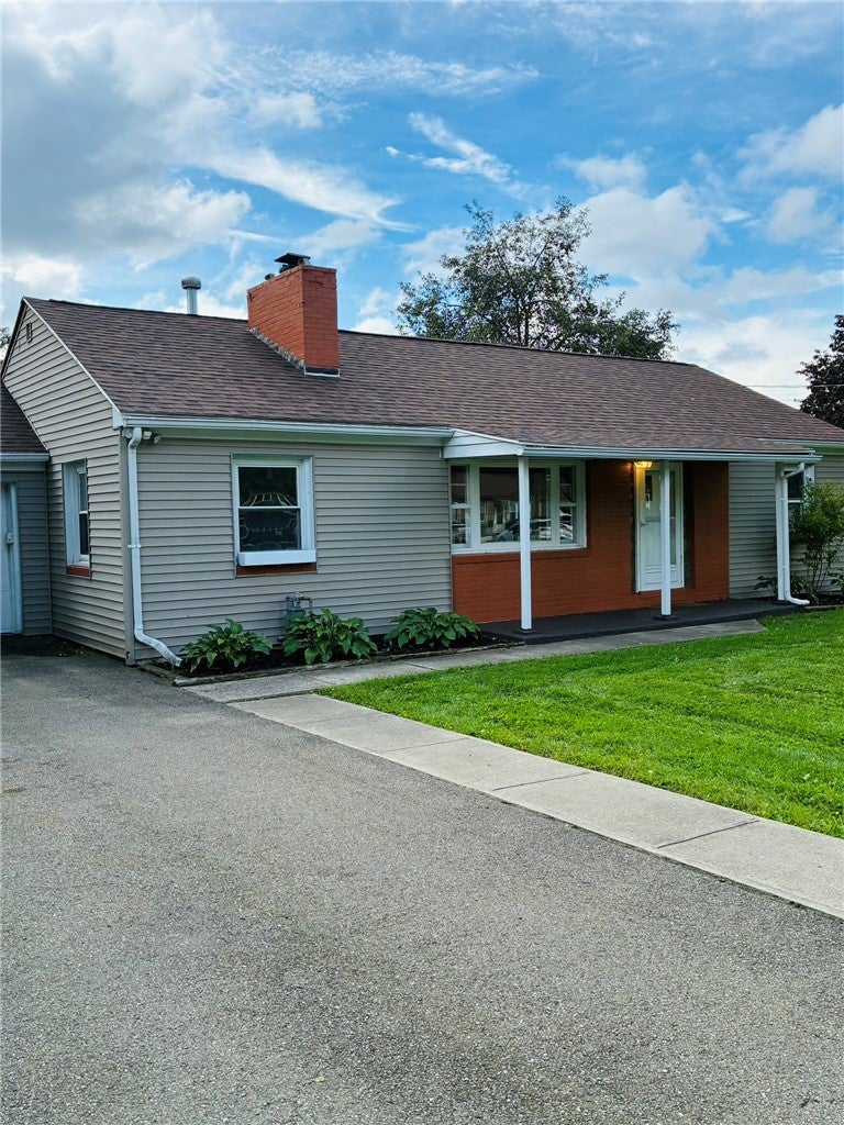 1329 Mountain View Circle
