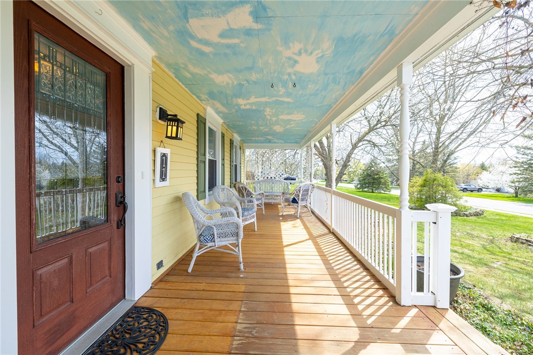 11 Duxbury Circle, Victor, New York image 3