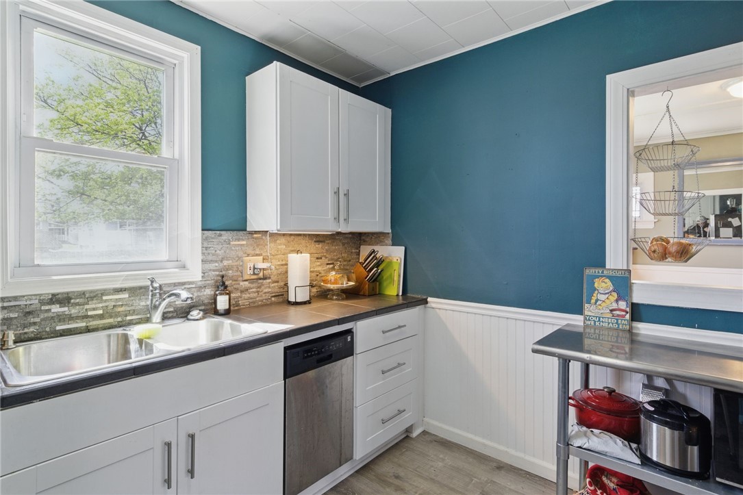 395 Laurelton Road, Irondequoit, New York image 12