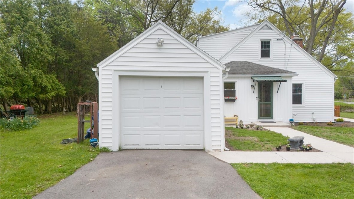 323 Embury Road, Penfield, New York image 41