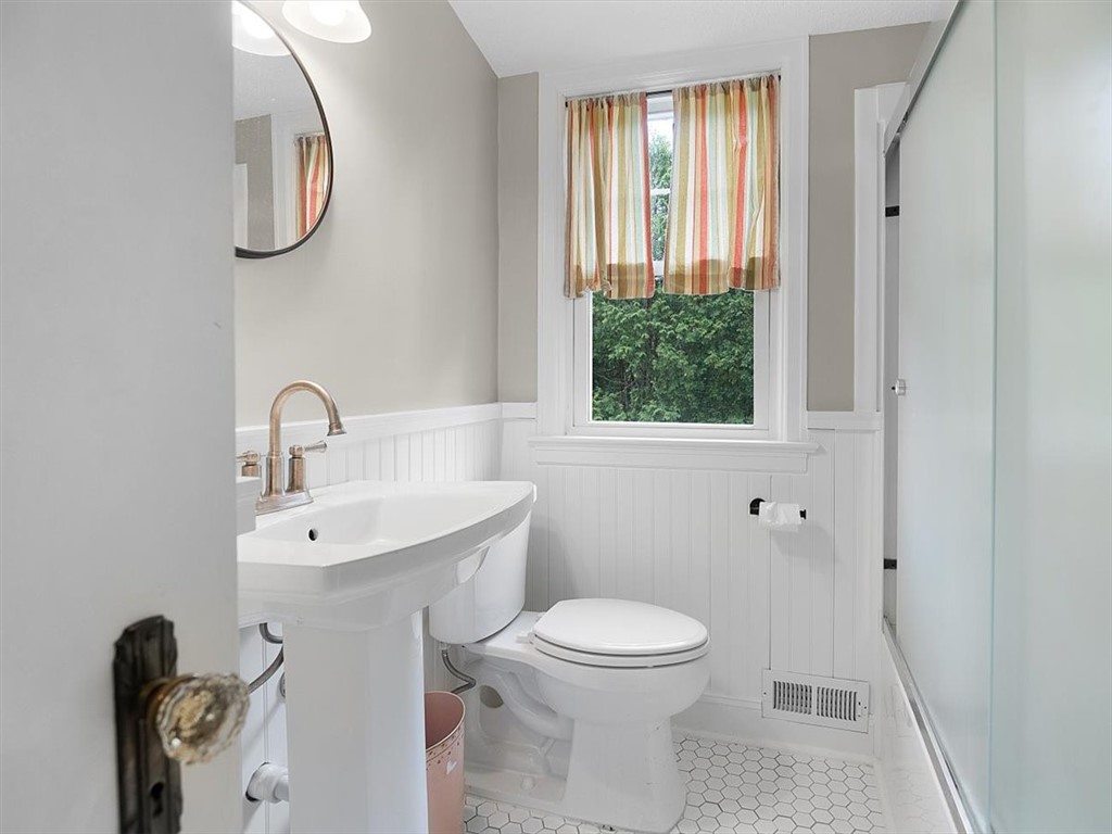 323 Embury Road, Penfield, New York image 37