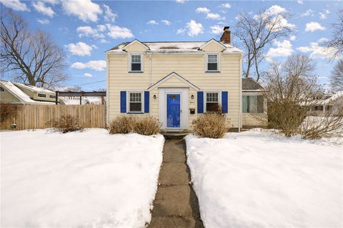 Homes For Sale - 112 Curtice Road<br/> Irondequoit, NY 14617