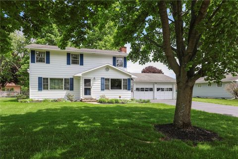 Photo of 124 Holiday Drive, Horseheads, NY 14845 (MLS # R1665113)