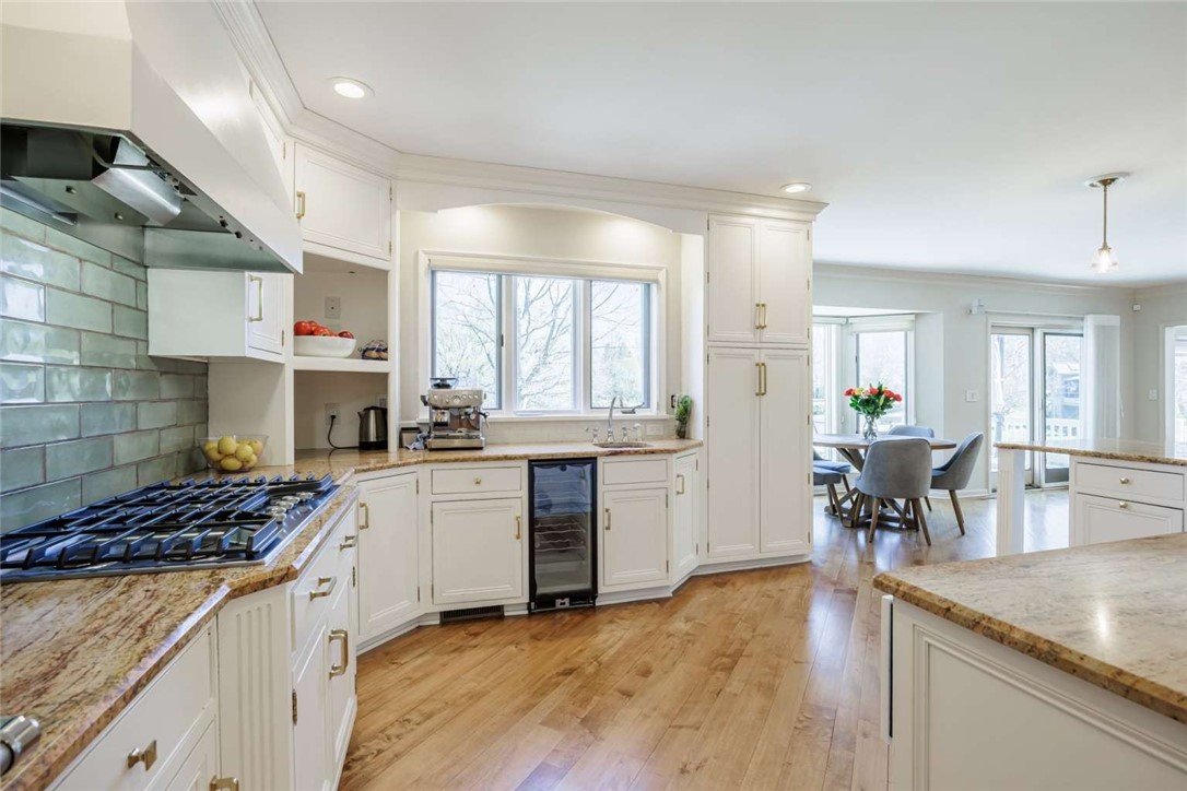 8 Hidden Springs Drive, Pittsford, New York image 6