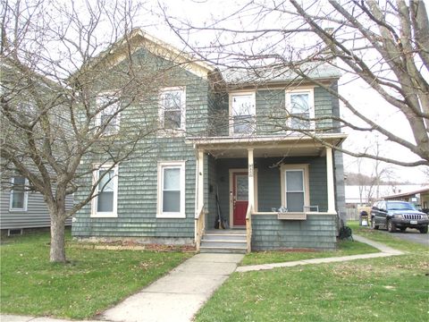 Photo of 18 W Broadway, Oneonta, NY 13820 (MLS # R1601406)