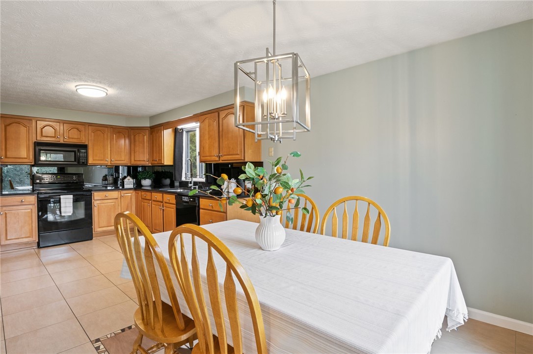 14 Pine Brook Circle, Penfield, New York image 12