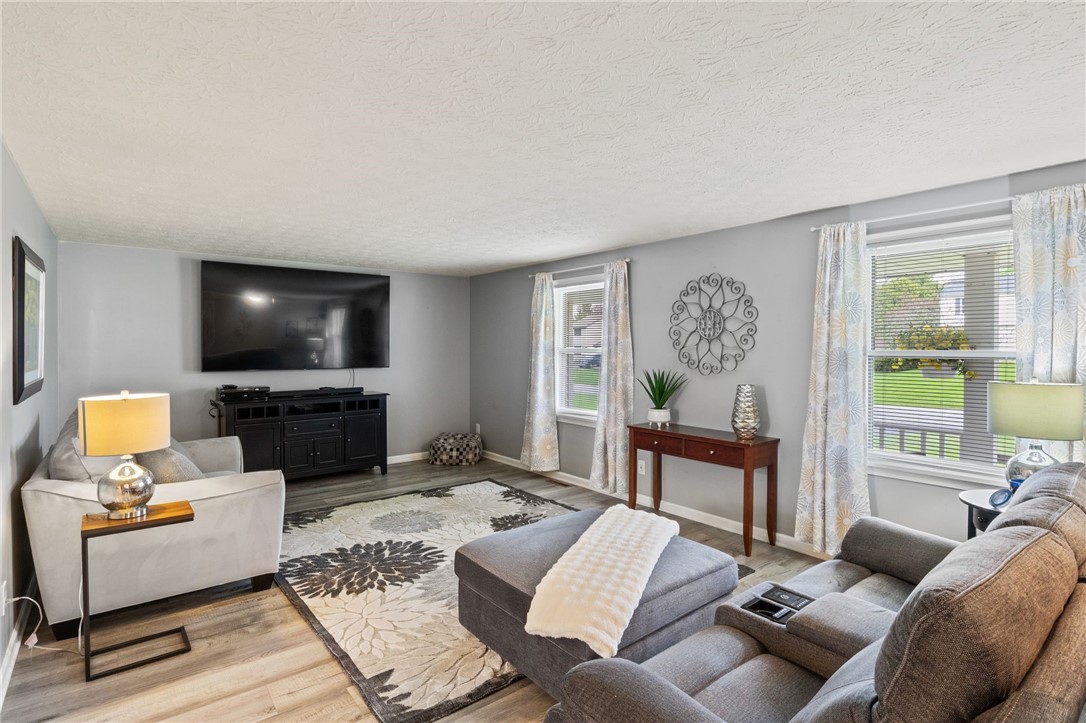 14 Pine Brook Circle, Penfield, New York image 8