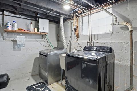 Tiny photo for 24 Goebel Place, Rochester, NY 14620 (MLS # R1654319)