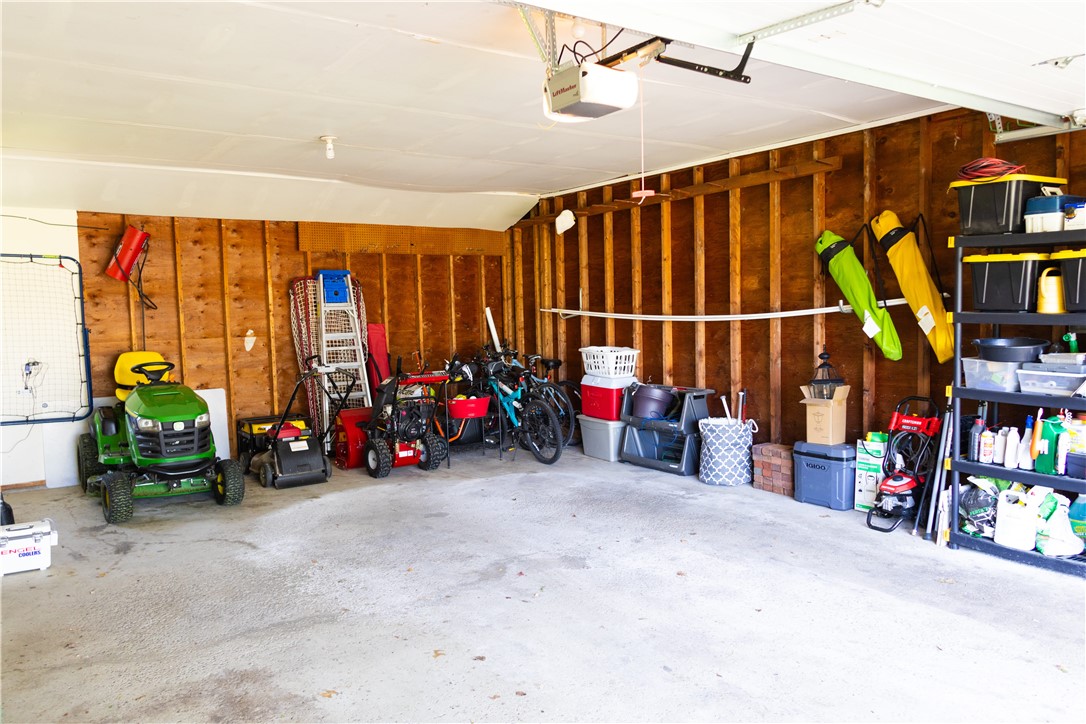 332 Northwood Drive, Greece, New York image 32