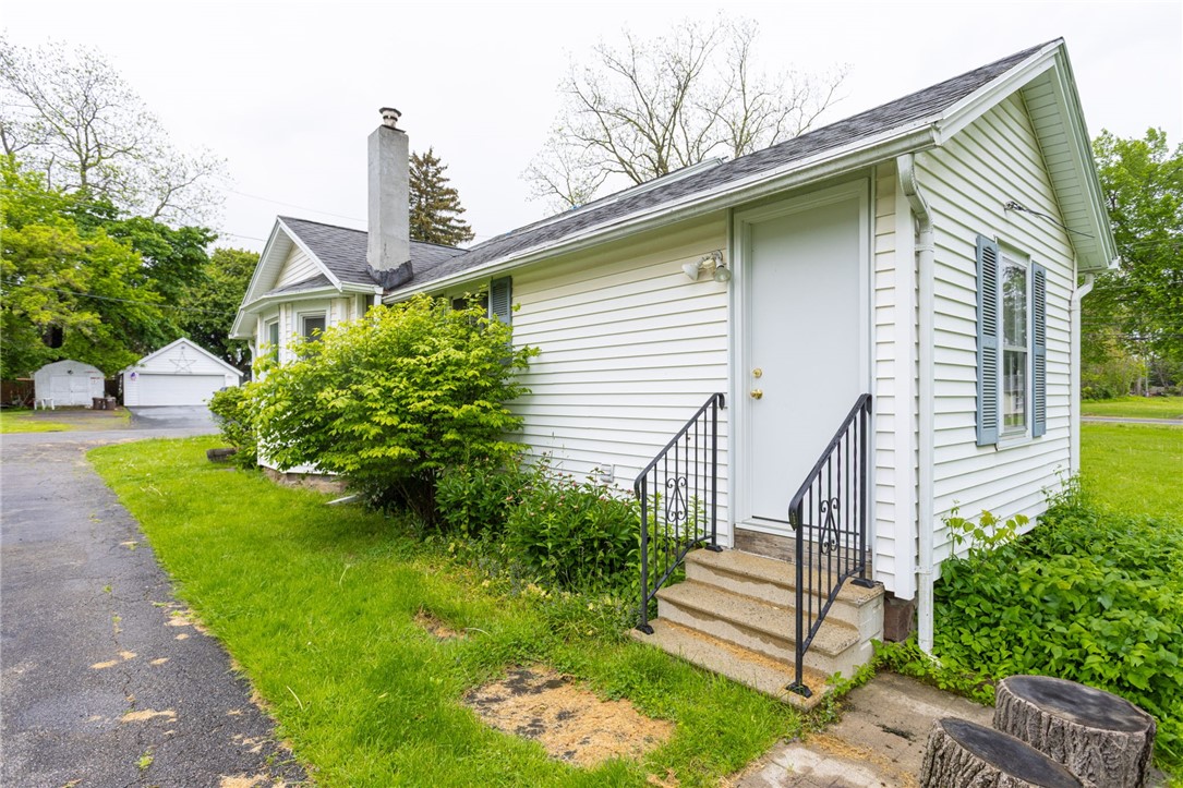 17 College Avenue, Greece, New York image 4