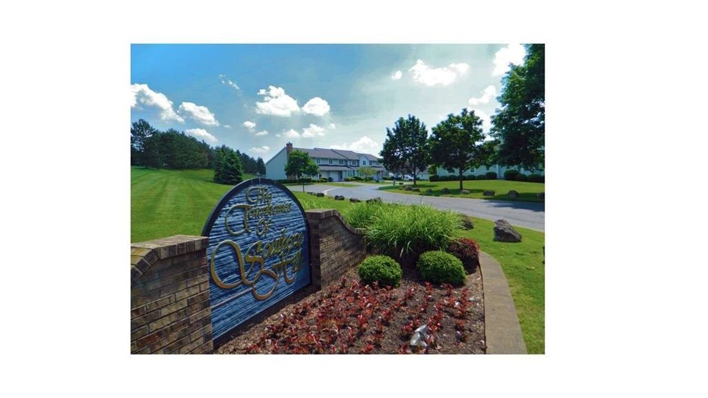 Photo of 60 Chenin Run, Perinton, NY 14450 (MLS # R1666231)